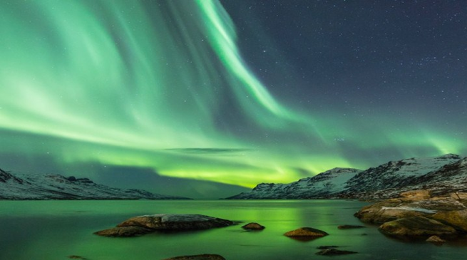 Beschreibung: olarlicht über Fjord